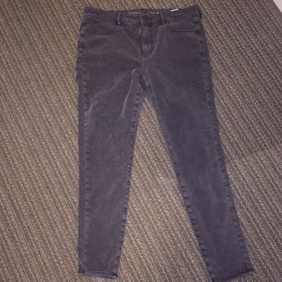 American Eagle never worn grey jeans - Picture 2 of 4
